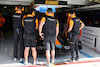 TEST BAHRAIN, McLaren meccanici gather around Oscar Piastri (AUS) McLaren MCL60 in the pit garage.
25.02.2023. Formula 1 Testing, Sakhir, Bahrain, Day Three.
- www.xpbimages.com, EMail: requests@xpbimages.com © Copyright: Moy / XPB Images
